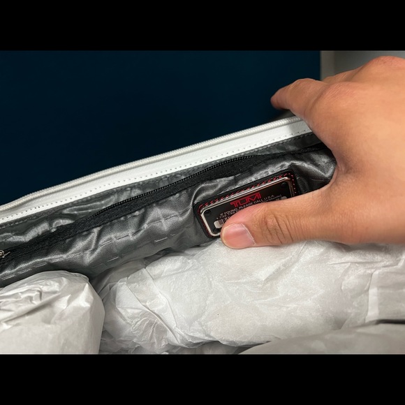 Lexus Tumi duffel bag - Picture 4 of 5